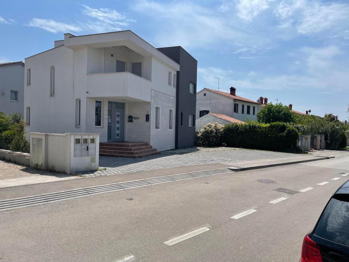 Apartments Peti Пула Екстер'єр фото
