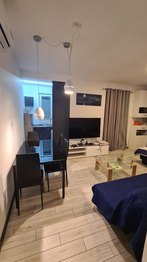 Apartments Peti Пула Екстер'єр фото