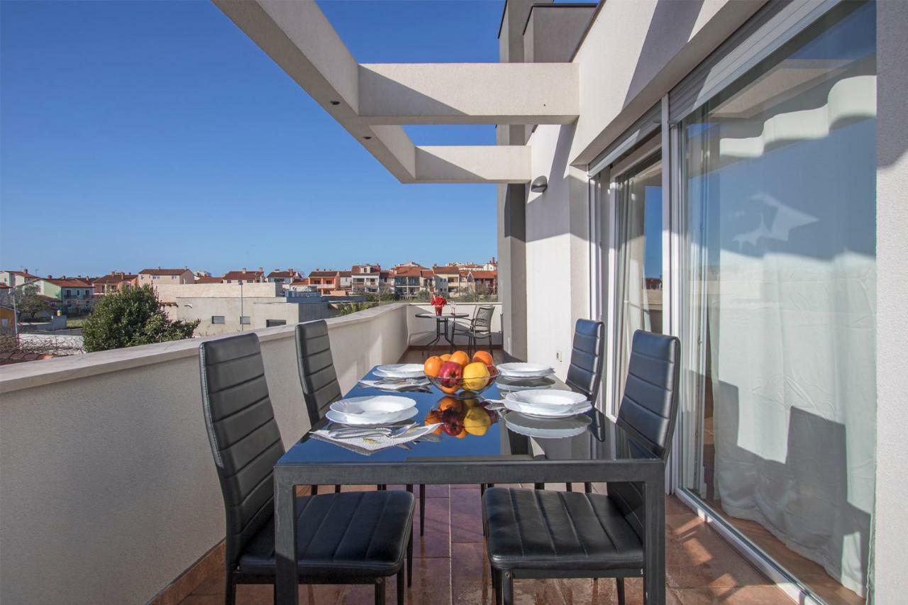 Apartments Peti Пула Екстер'єр фото