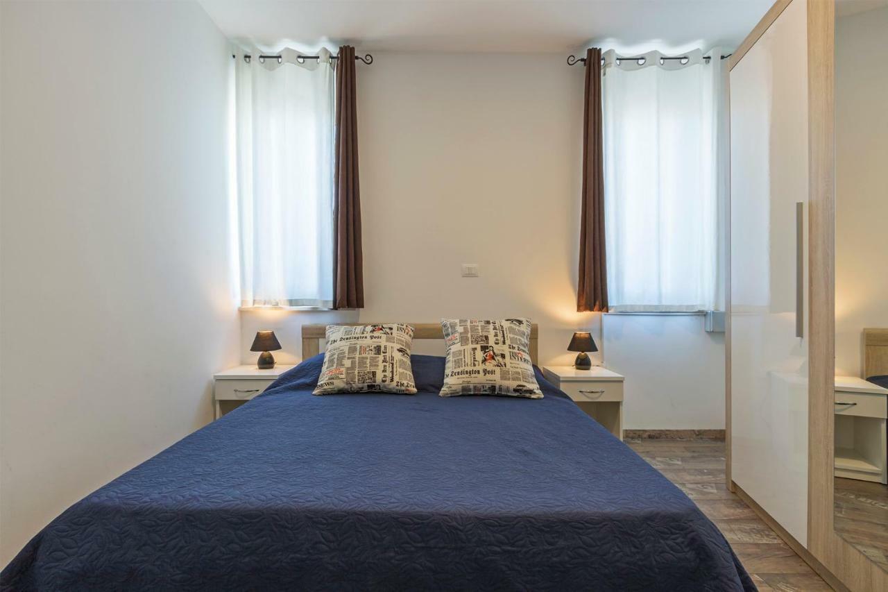 Apartments Peti Пула Екстер'єр фото